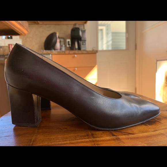 Salvatore Ferragamo 2.5 inch Navy Pumps - Picture 3 of 9